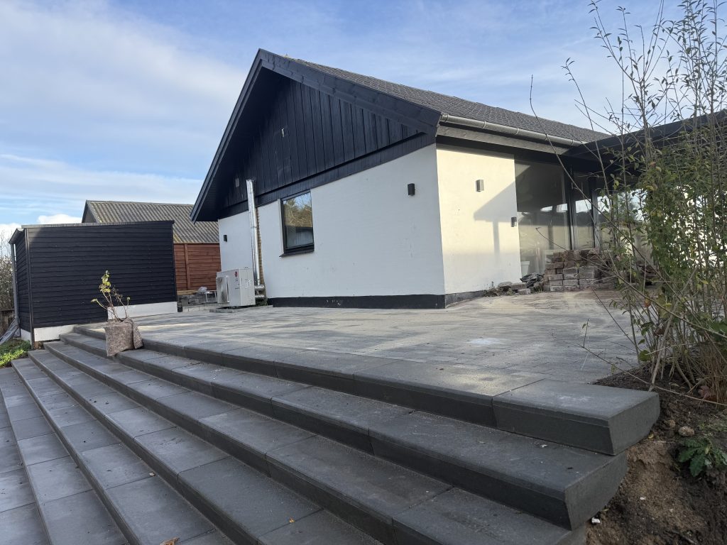 Terrasse anlagt af 3N Anlæg